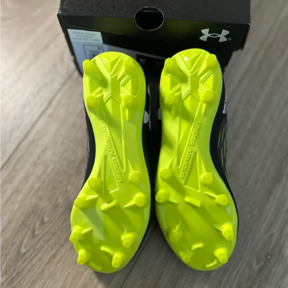Under armour kids soccer cleats - Picture 5 of 5